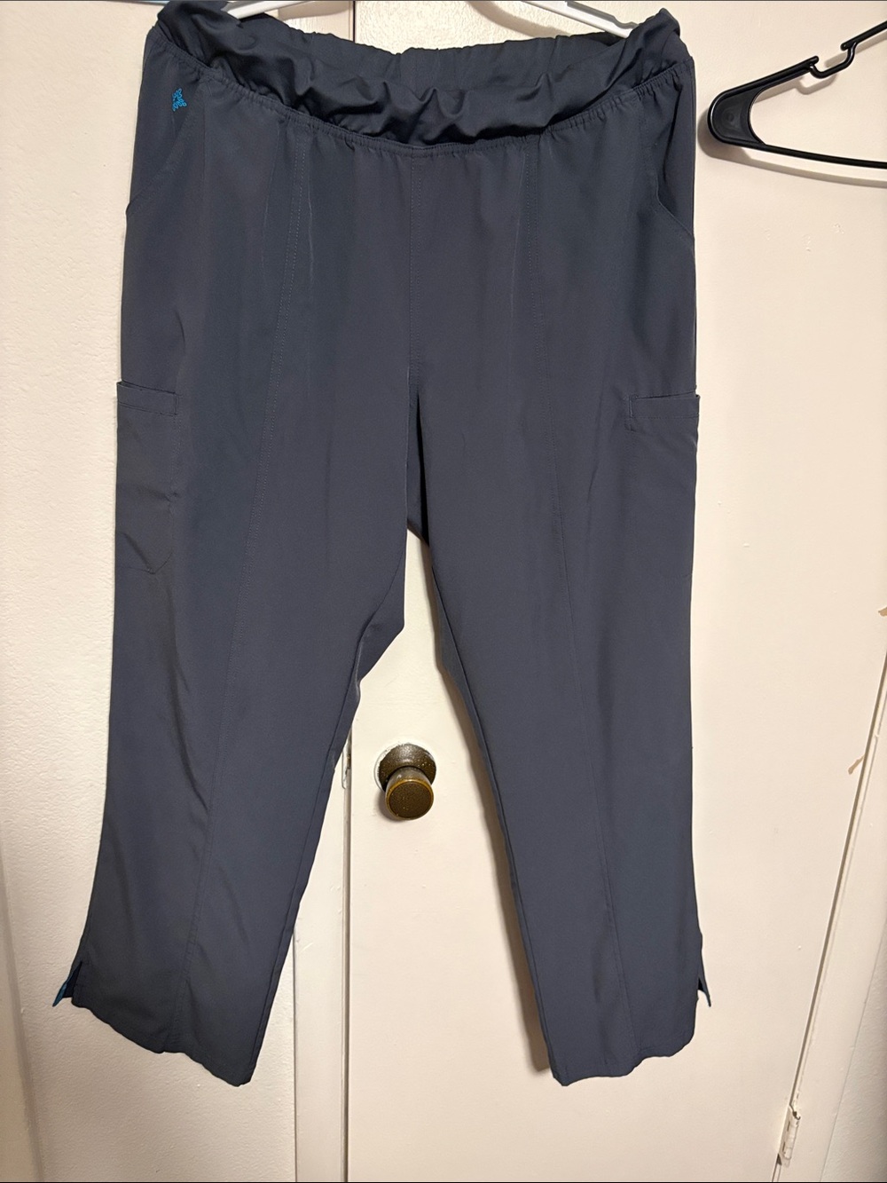 Med Couture Women's Gray scrub pants XL